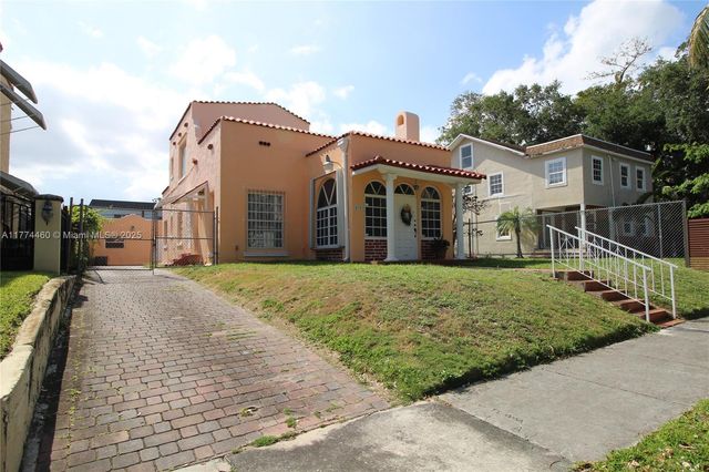 870 NW 14th Ct, Miami, FL 33125