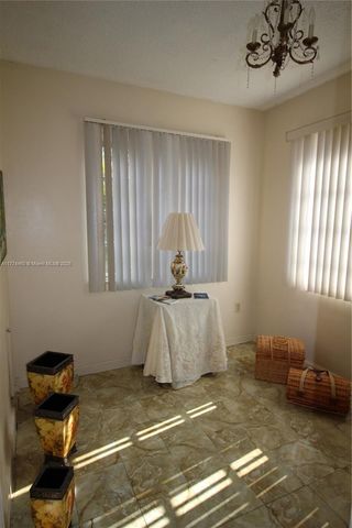 870 NW 14th Ct, Miami, FL 33125