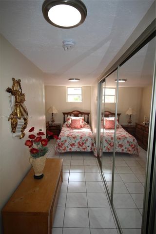 870 NW 14th Ct, Miami, FL 33125
