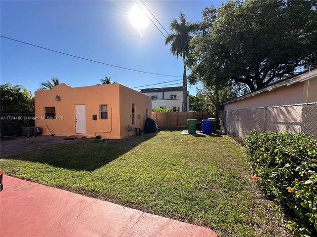 870 NW 14th Ct, Miami, FL 33125