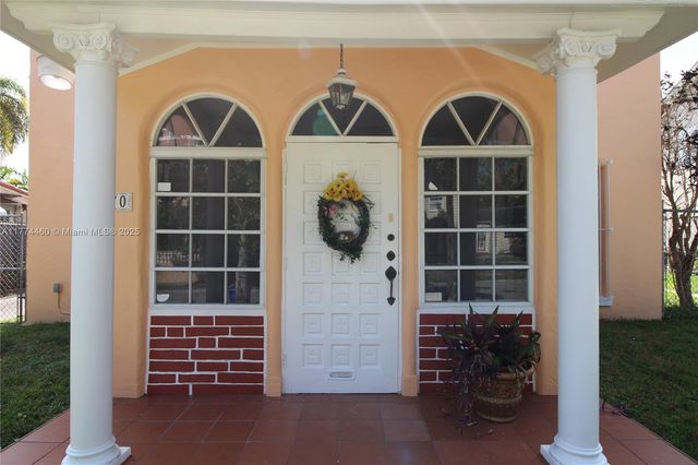 870 NW 14th Ct, Miami, FL 33125