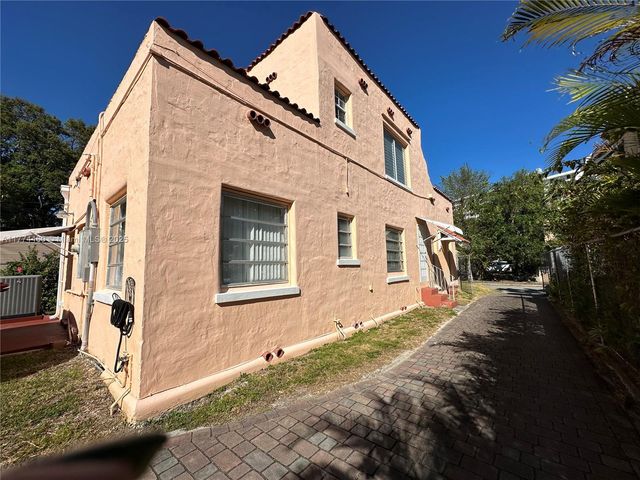 870 NW 14th Ct, Miami, FL 33125