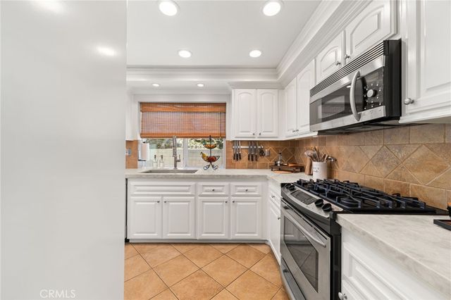 254 Las Riendas, Fullerton, CA 92835