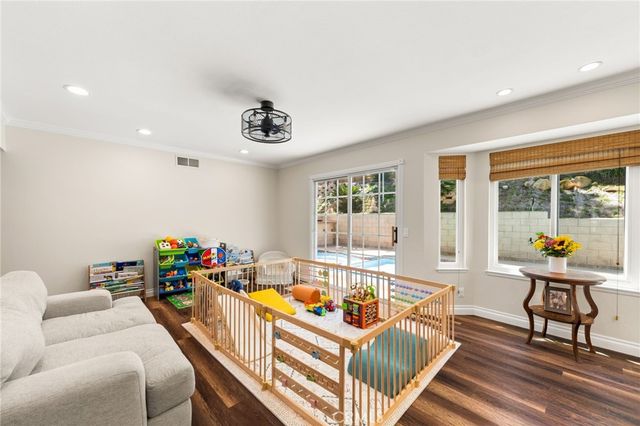 254 Las Riendas, Fullerton, CA 92835