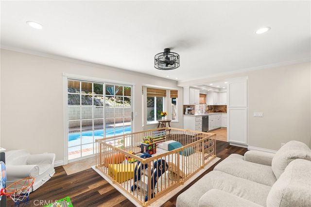 254 Las Riendas, Fullerton, CA 92835