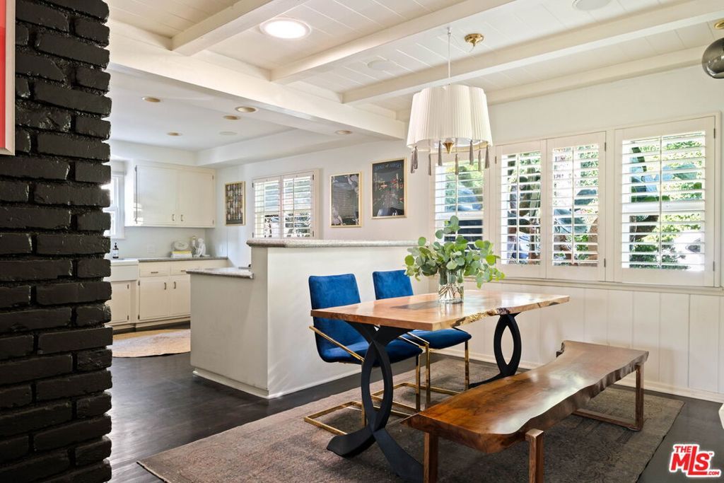 Image 10 of property listing at 2855 Effie Street, Los Angeles, CA 90026