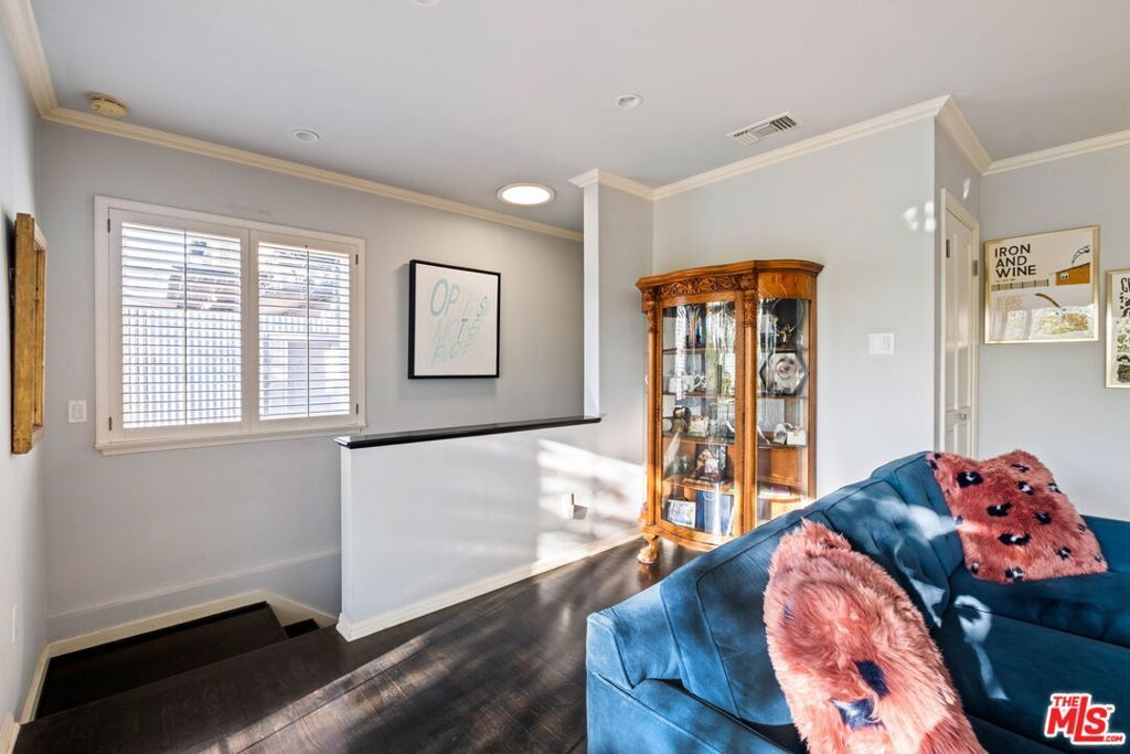Image 23 of property listing at 2855 Effie Street, Los Angeles, CA 90026