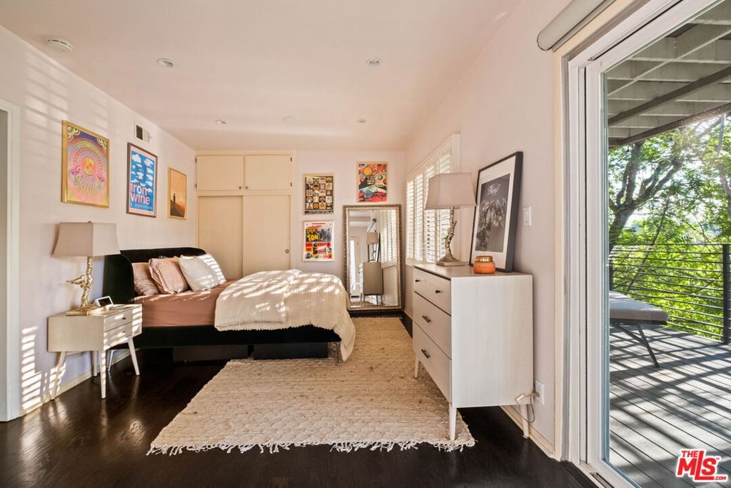 Image 26 of property listing at 2855 Effie Street, Los Angeles, CA 90026