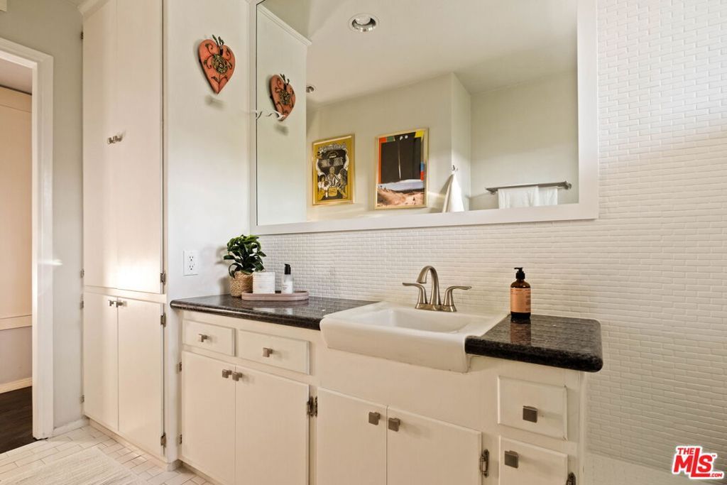 Image 35 of property listing at 2855 Effie Street, Los Angeles, CA 90026