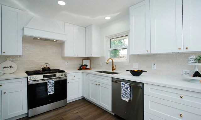 5313 De Lange Lane, Houston, TX 77092