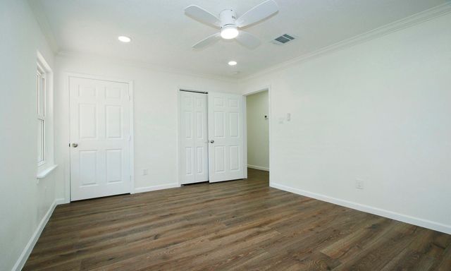 5313 De Lange Lane, Houston, TX 77092