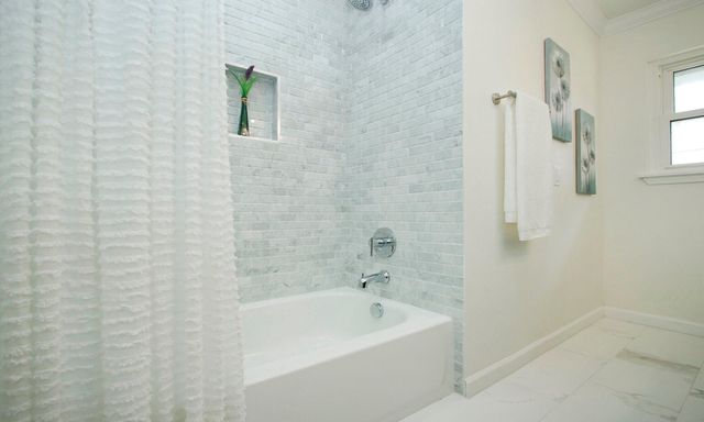 5313 De Lange Lane, Houston, TX 77092