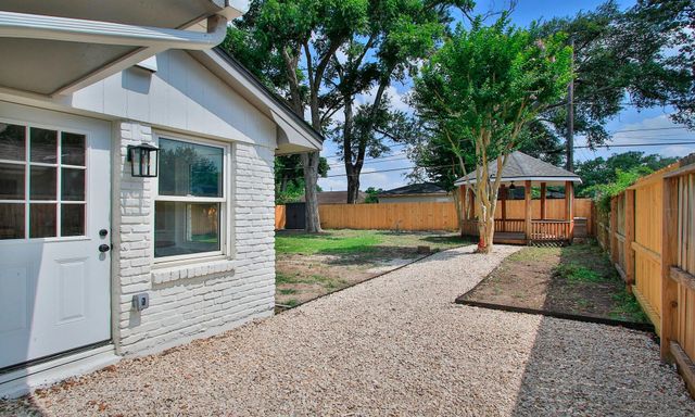 5313 De Lange Lane, Houston, TX 77092