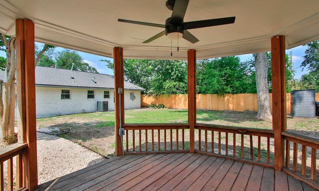 5313 De Lange Lane, Houston, TX 77092