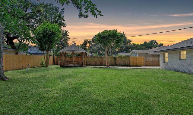 5313 De Lange Lane, Houston, TX 77092