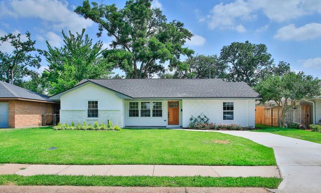 5313 De Lange Lane, Houston, TX 77092
