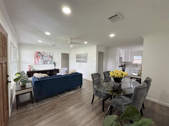 5313 De Lange Lane, Houston, TX 77092