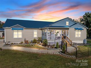 1154 N Ridge Road, Hendersonville, NC 28792