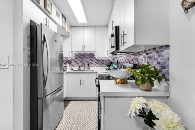 6210 SW 131st Ct 204, Miami, FL 33183