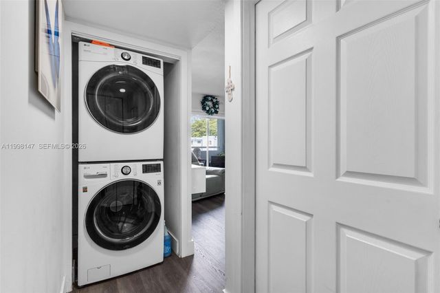 6210 SW 131st Ct 204, Miami, FL 33183