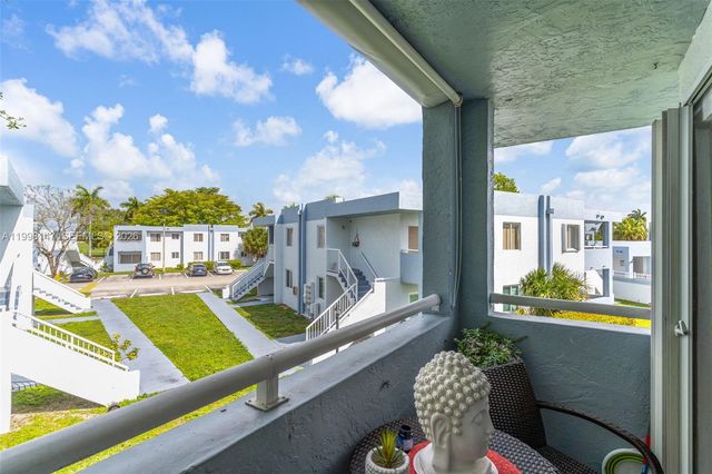 6210 SW 131st Ct 204, Miami, FL 33183