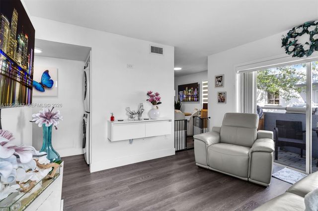 6210 SW 131st Ct 204, Miami, FL 33183