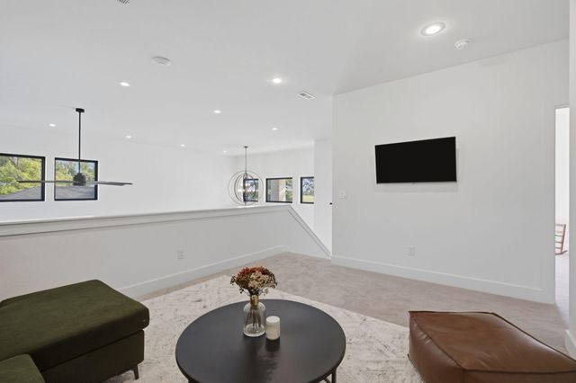 860 E Bantry Court, Nixa, MO 65714
