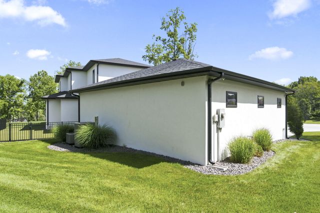 860 E Bantry Court, Nixa, MO 65714