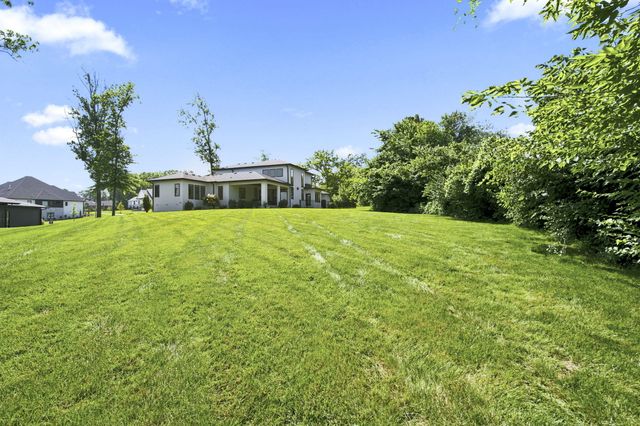 860 E Bantry Court, Nixa, MO 65714