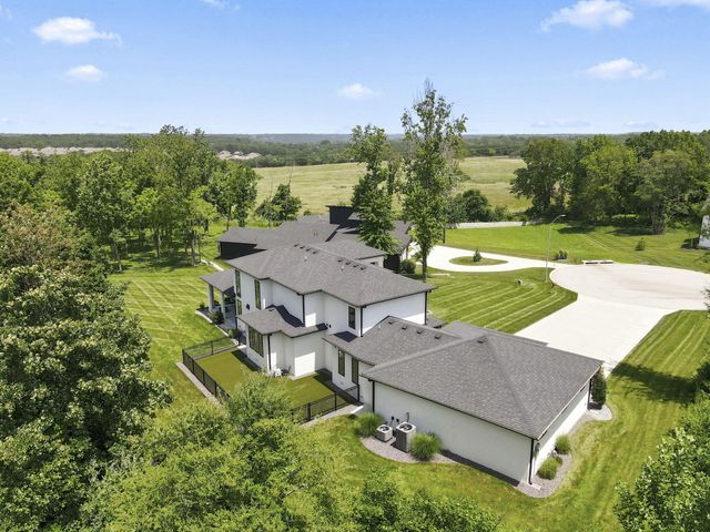 860 E Bantry Court, Nixa, MO 65714
