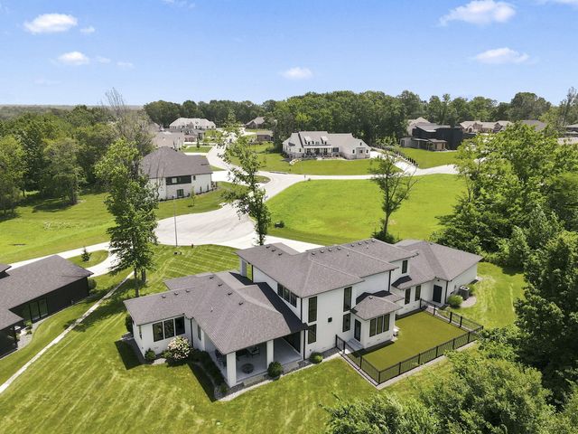 860 E Bantry Court, Nixa, MO 65714