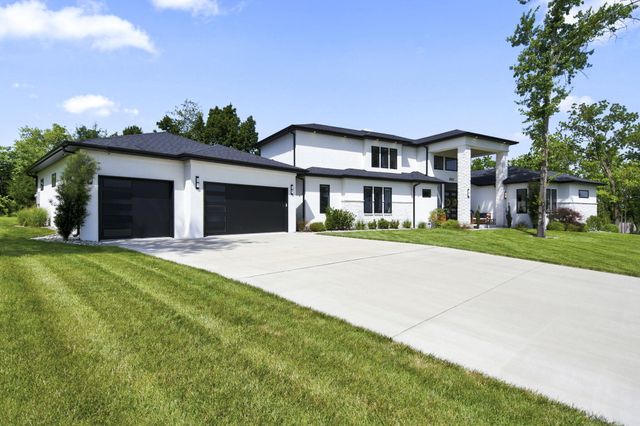 860 E Bantry Court, Nixa, MO 65714