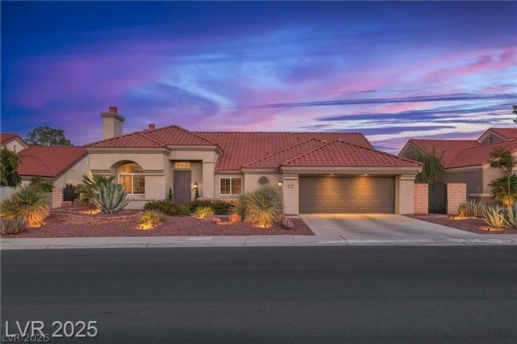2900 Crown Ridge Drive, Las Vegas, NV 89134