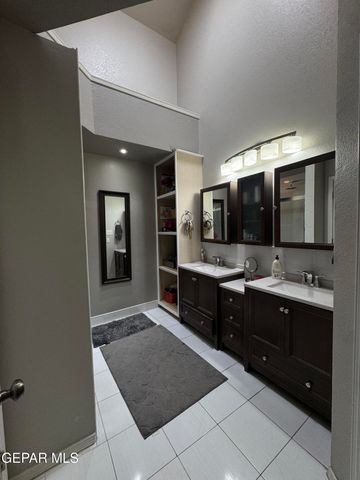 5452 SANTIAGO ROQUE Drive, El Paso, TX 79934