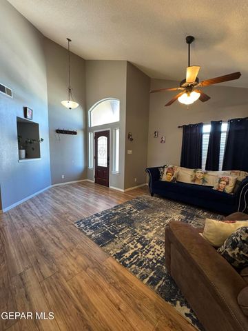 5452 SANTIAGO ROQUE Drive, El Paso, TX 79934