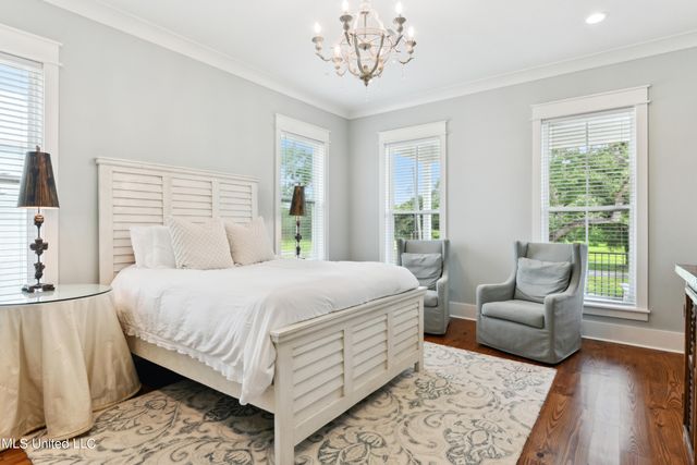 209 Nicholson Avenue, Waveland, MS 39576