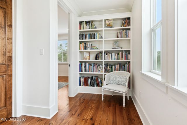 209 Nicholson Avenue, Waveland, MS 39576