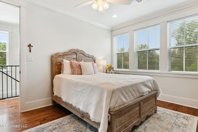 209 Nicholson Avenue, Waveland, MS 39576