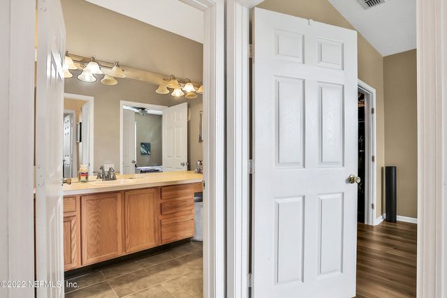 7990 BAYMEADOWS Road E 209, Jacksonville, FL 32256