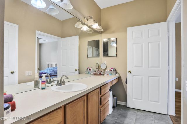 7990 BAYMEADOWS Road E 209, Jacksonville, FL 32256