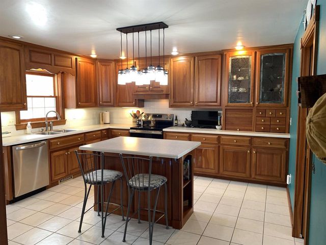 3208 BRIDGE ROAD, Suamico, WI 54313