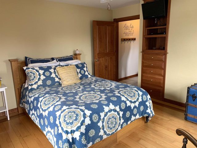 3208 BRIDGE ROAD, Suamico, WI 54313