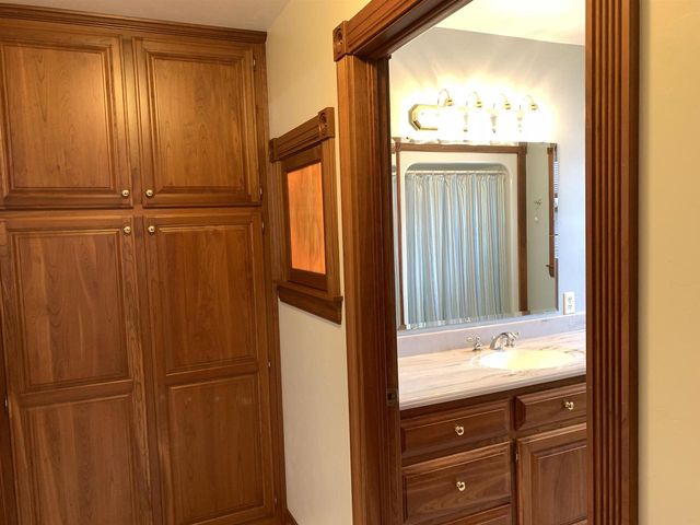 3208 BRIDGE ROAD, Suamico, WI 54313