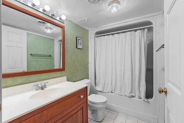 3208 BRIDGE ROAD, Suamico, WI 54313
