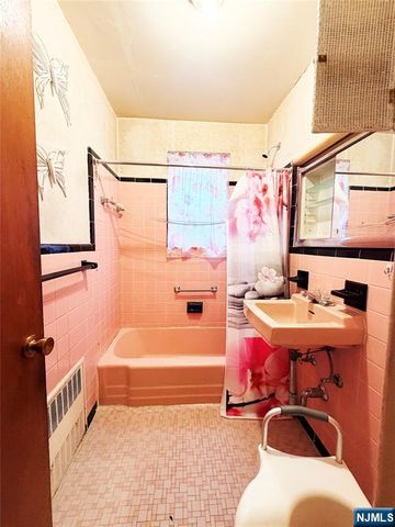 154 Bowers Street 204, Jersey City, NJ 07307