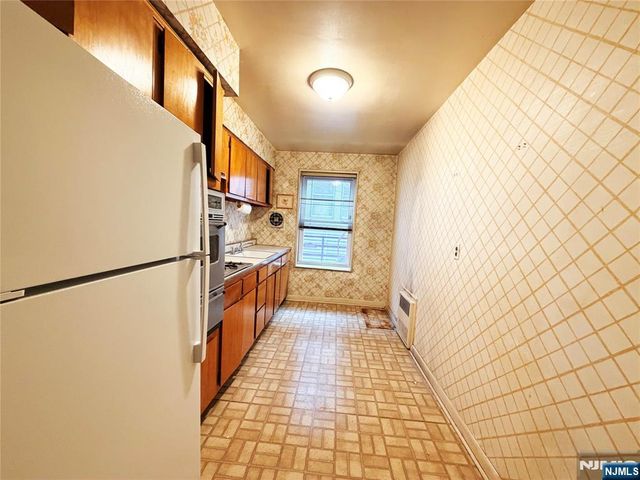 154 Bowers Street 204, Jersey City, NJ 07307