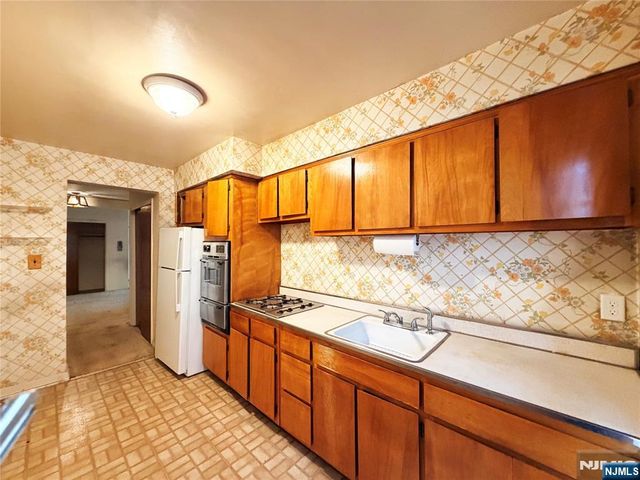 154 Bowers Street 204, Jersey City, NJ 07307
