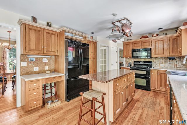 995 Beaver Dam Road, Stratford, CT 06614