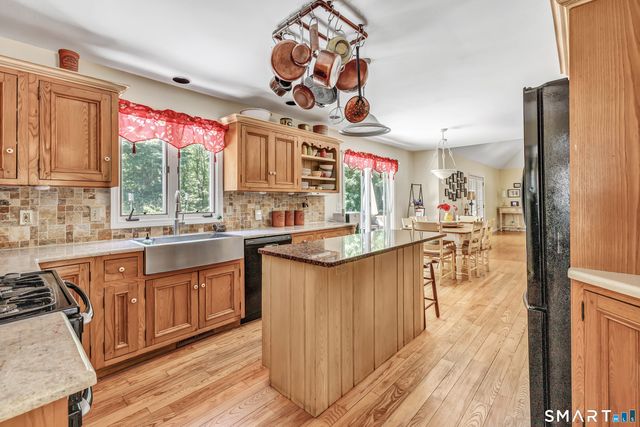 995 Beaver Dam Road, Stratford, CT 06614