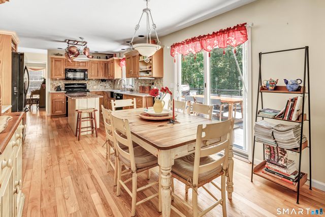 995 Beaver Dam Road, Stratford, CT 06614